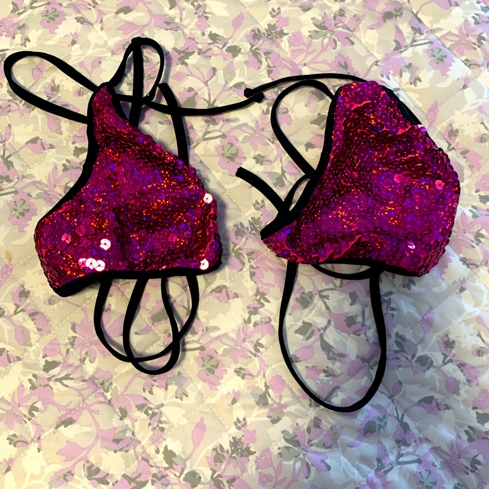 Sequence purplish tie top